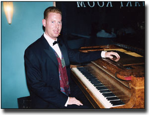 Simon Lasky cocktail pianist